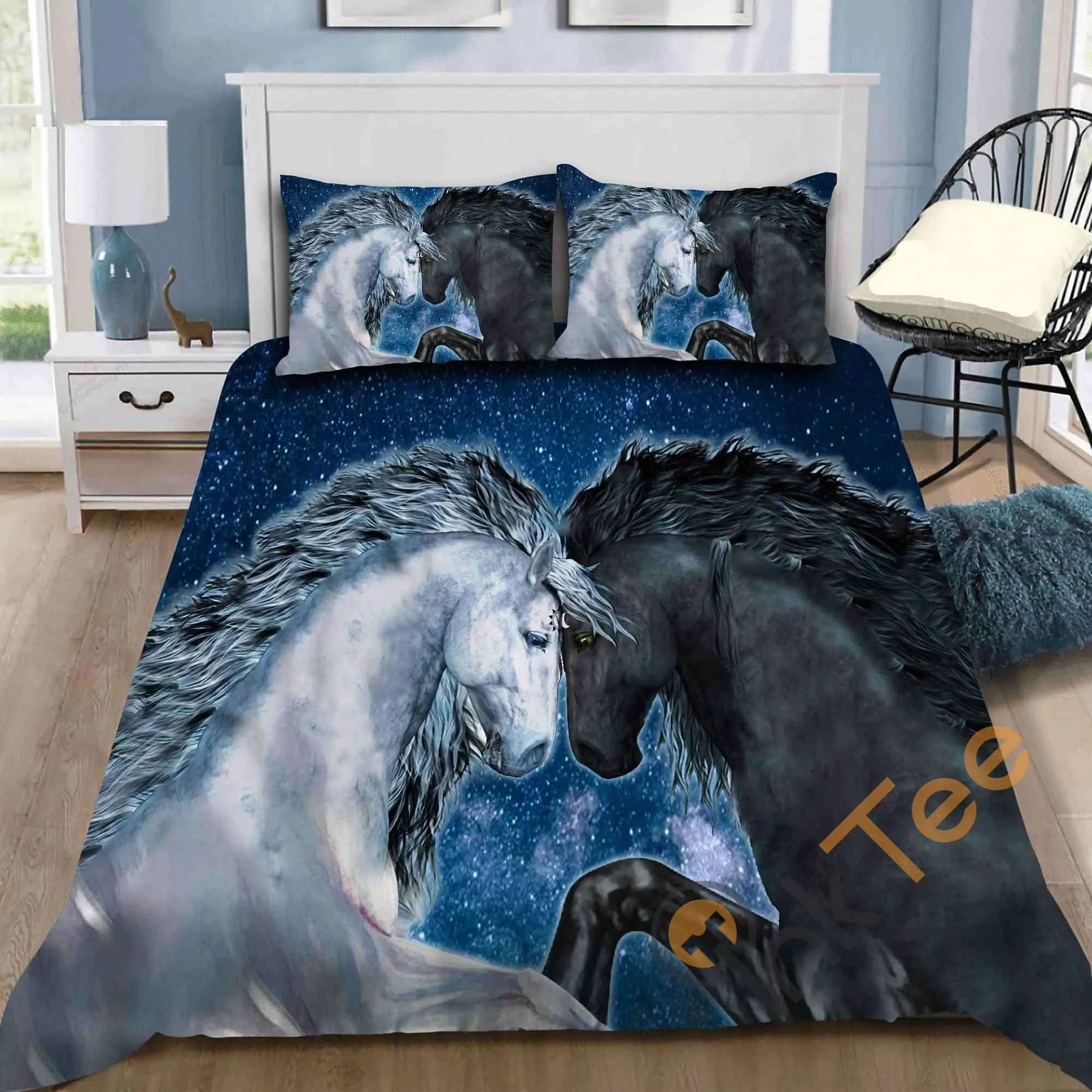 Custom Black Horse And White Horse Quilt Bedding Sets