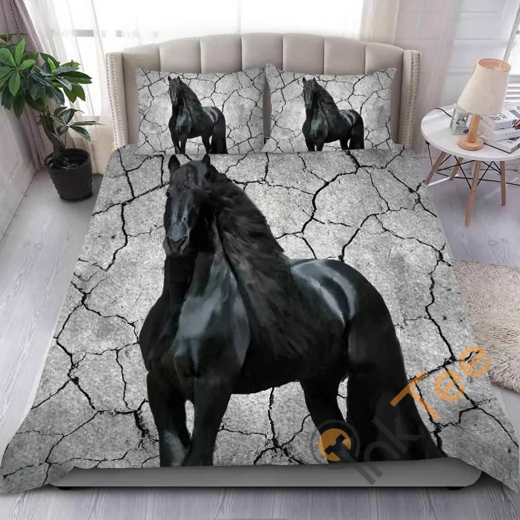 Custom Black Horse Quilt Bedding Sets