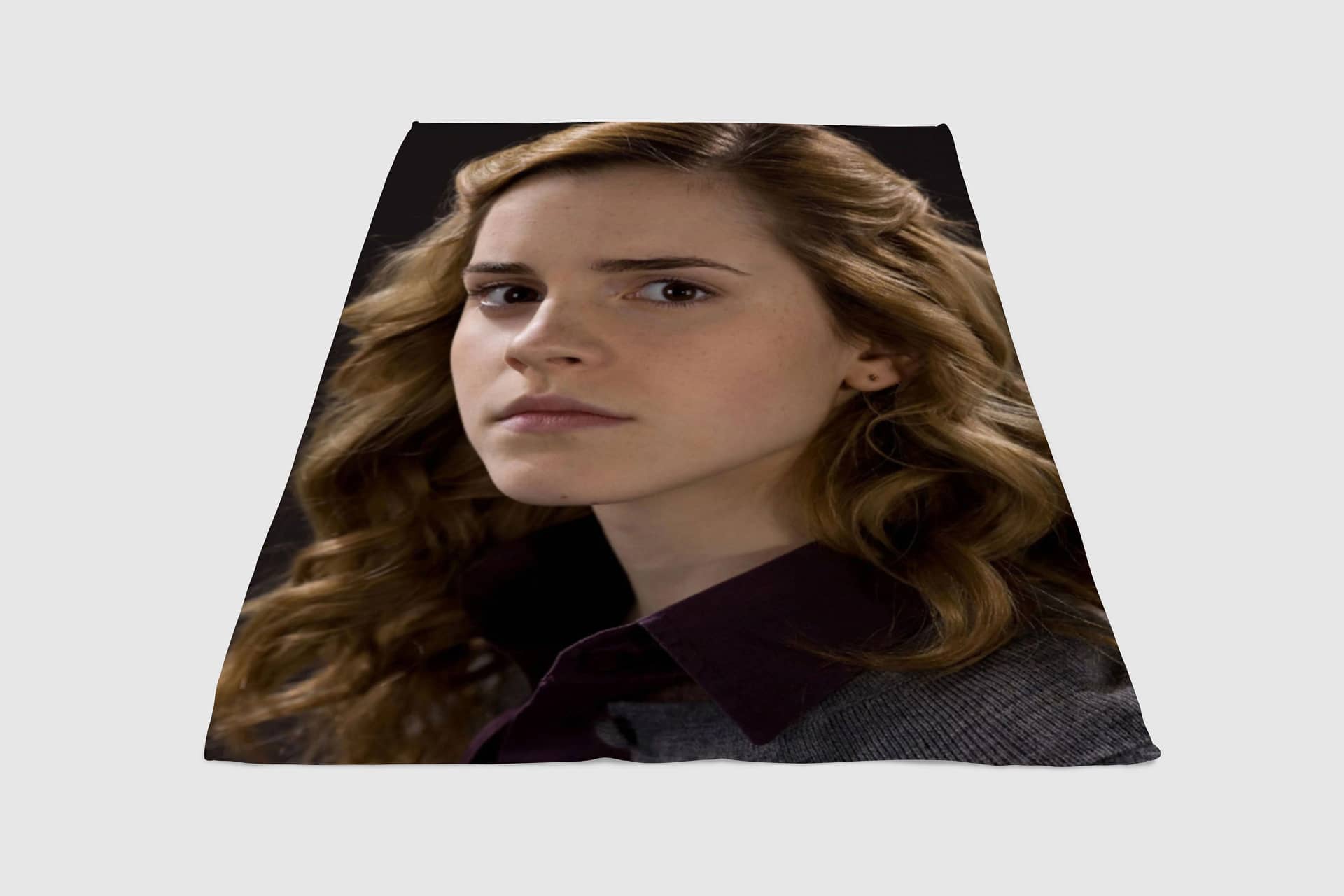 Hermione With Soft Color Fleece Blanket