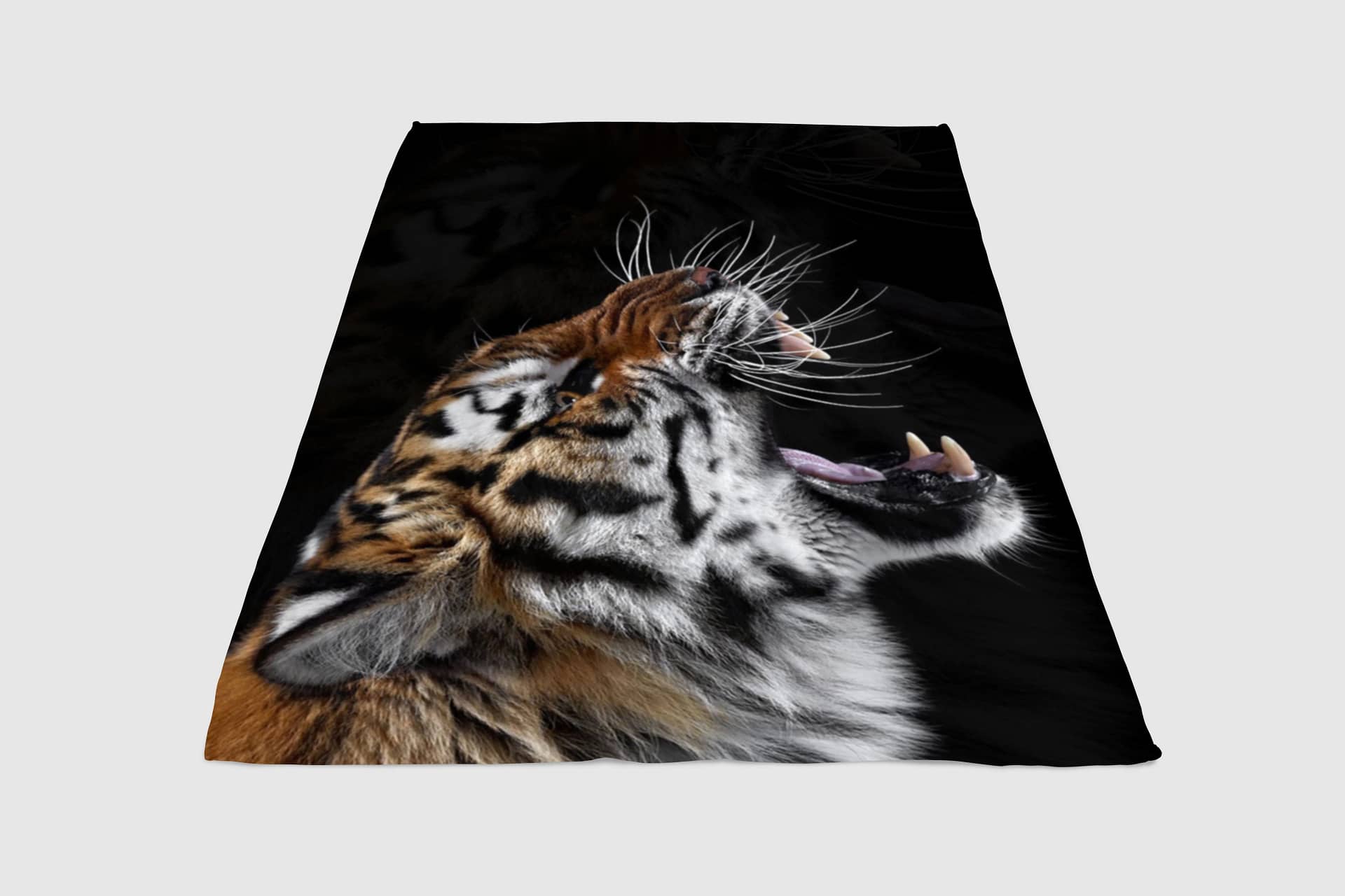 Roar Tiger Fleece Blanket