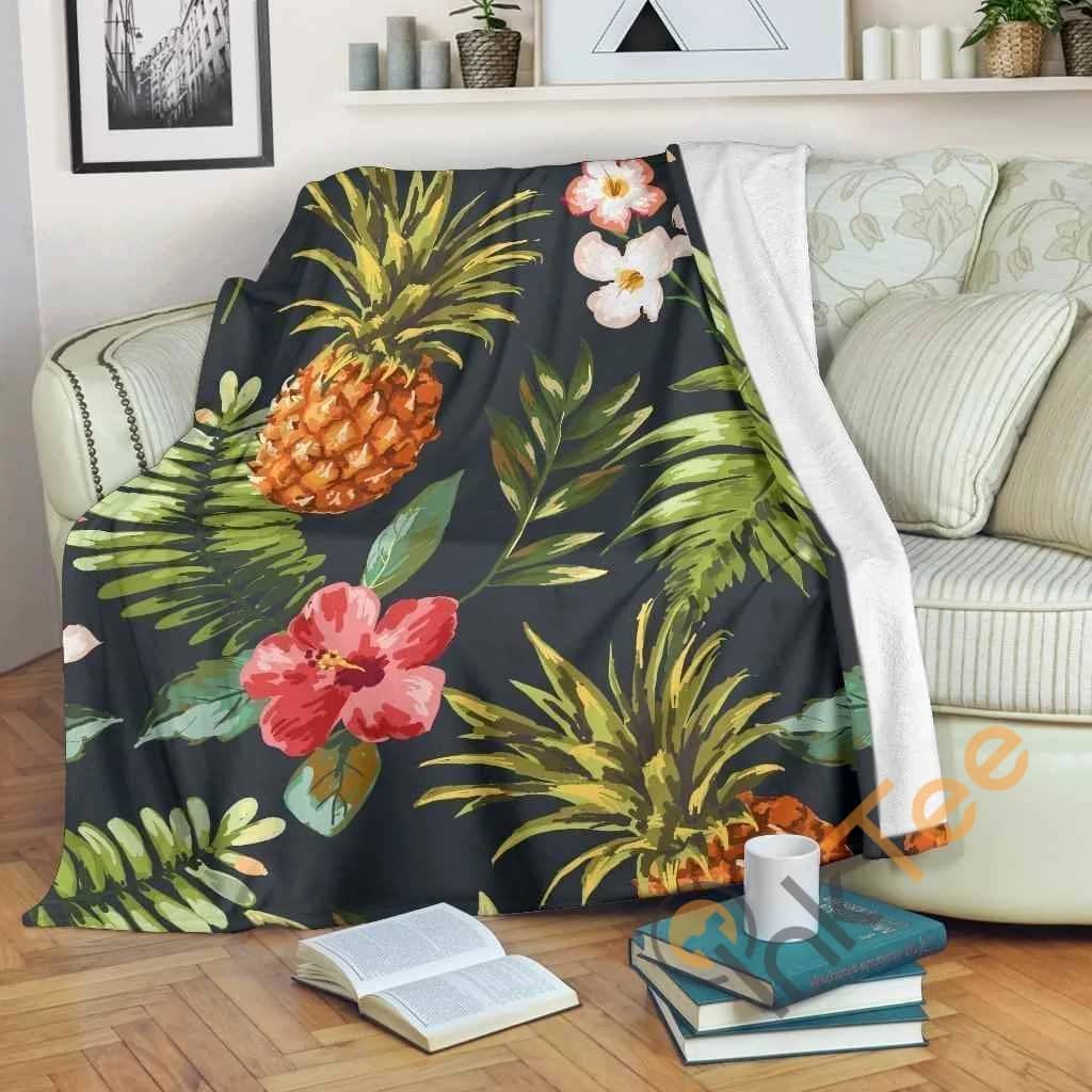Tropical Hawaii Pineapple Pattern Premium Fleece Blanket