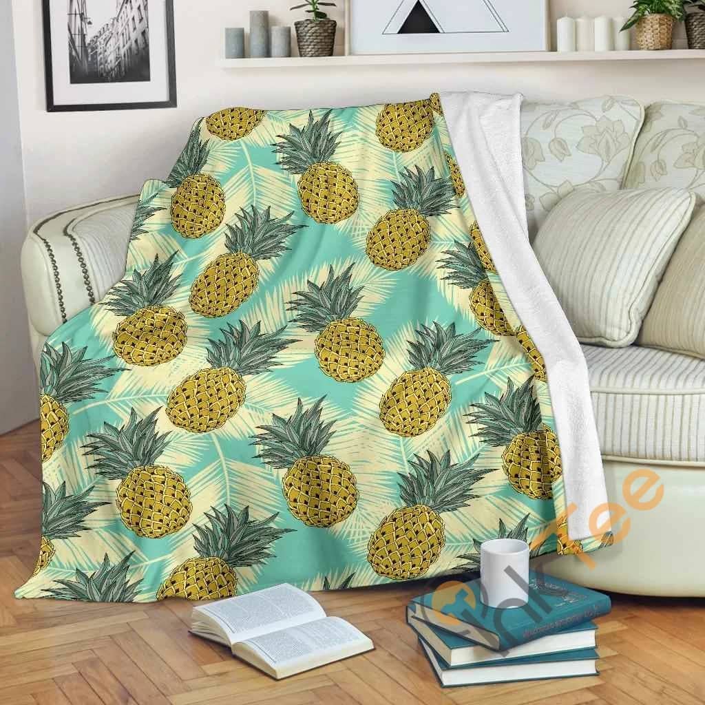 Tropical Vintage Pineapple Pattern Premium Fleece Blanket