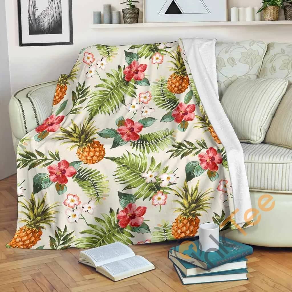 White Aloha Pineapple Pattern Premium Fleece Blanket