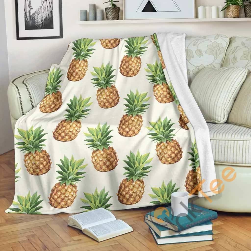 White Pineapple Pattern Premium Fleece Blanket