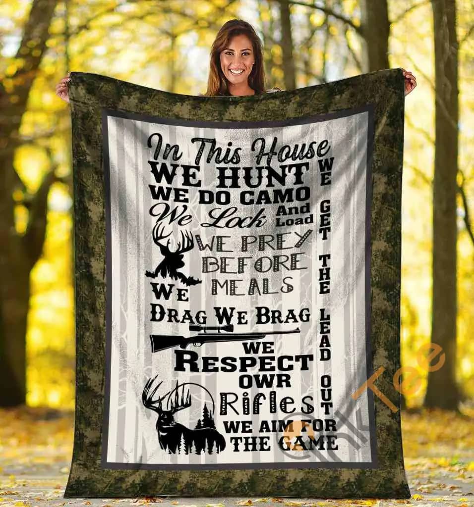 In This House We Hunt Deer Hunting Funny Gift For Hunters Ultra Soft Cozy Plush Fleece Blanket