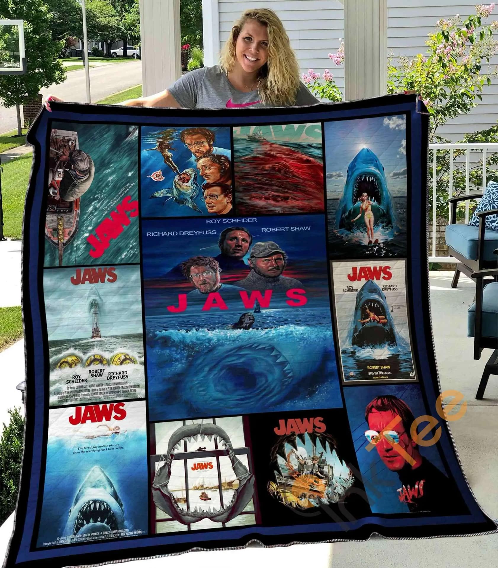 Jaws  Blanket Th2906 Quilt