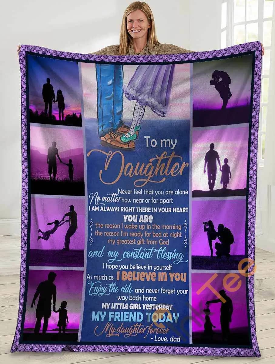 To My Daughter Never Feel That You Are Alone Dad And Daughter Ultra Soft Cozy Plush Fleece Blanket