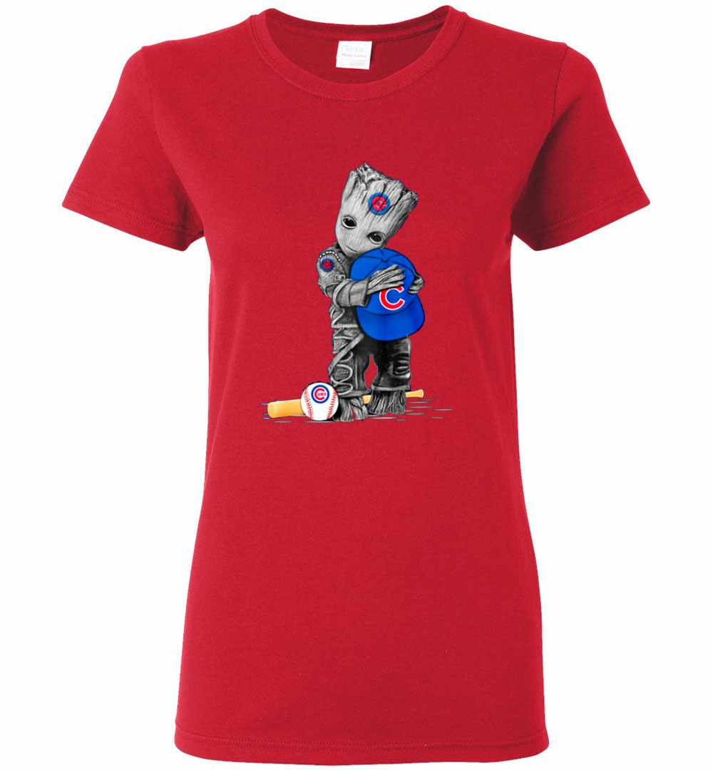 Inktee Store - Baby Groot Hug Chicago Cubs Hat Women'S T-Shirt Image