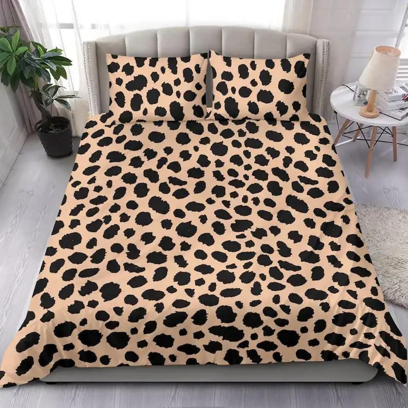 Amazing Wild Leopard Pattern For A Lovely Wild Animal Jungle Bedroom Concept Quilt Bedding Sets