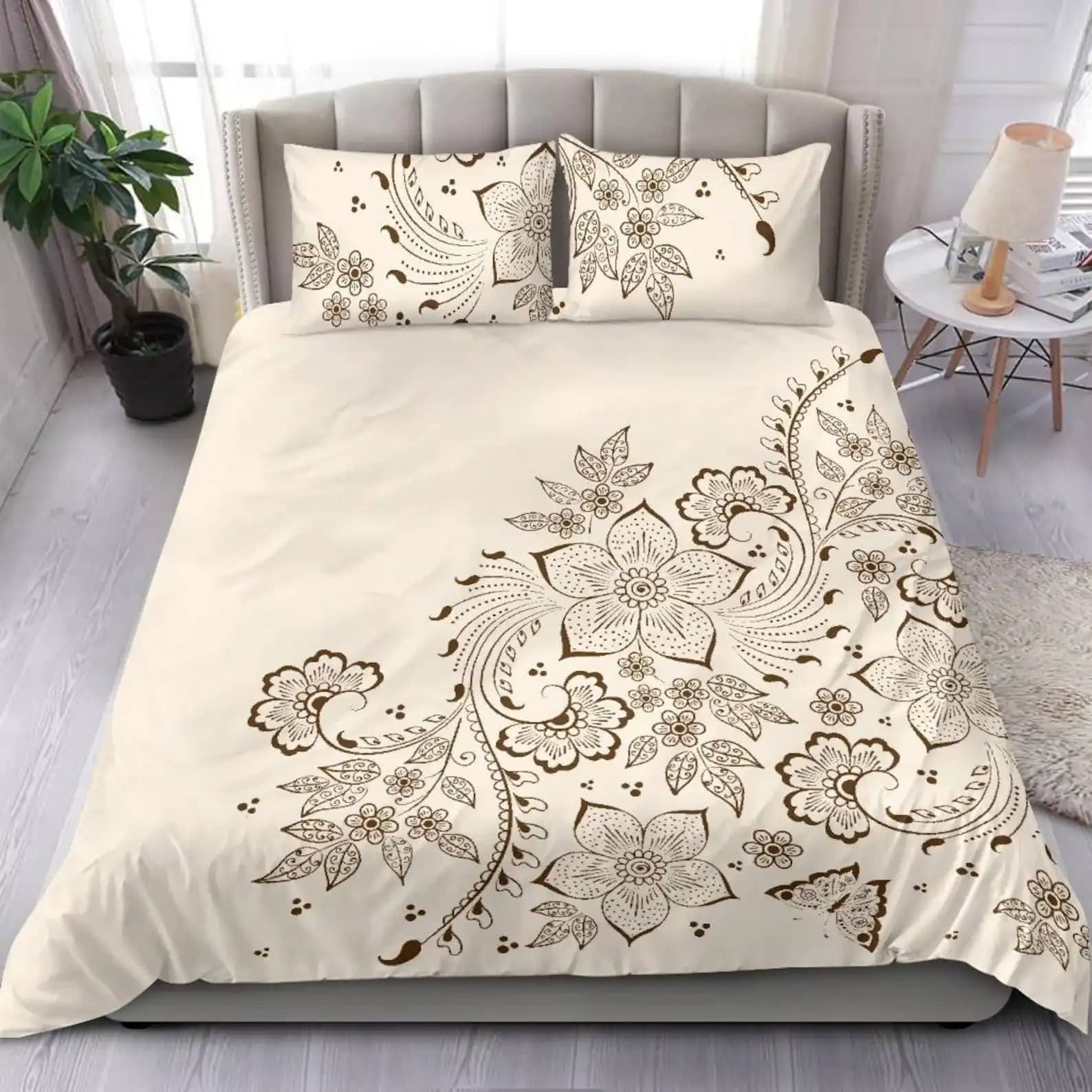 Elegant Black And White Flower Ornamental Design For A Fancy Sweet Sleep Quilt Bedding Sets