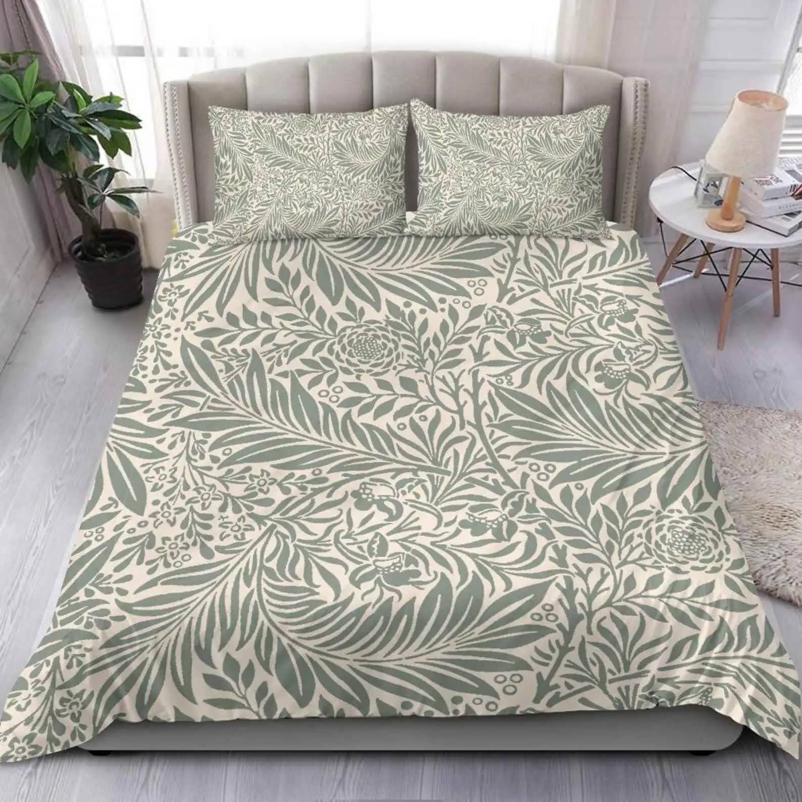 Green Ornamental Luxurious Quilt Bedding Sets