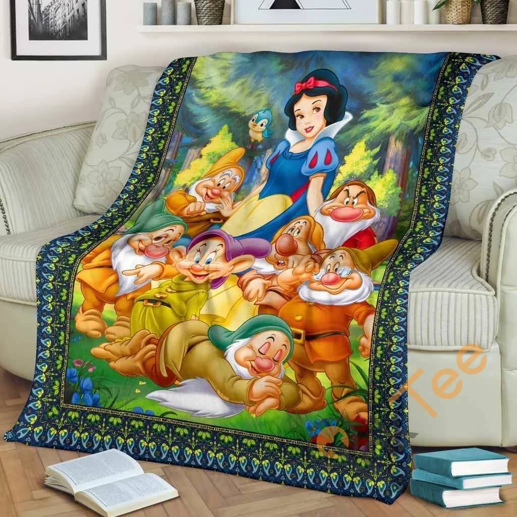 Snow White And 7 Dwarfs Fleece Blanket