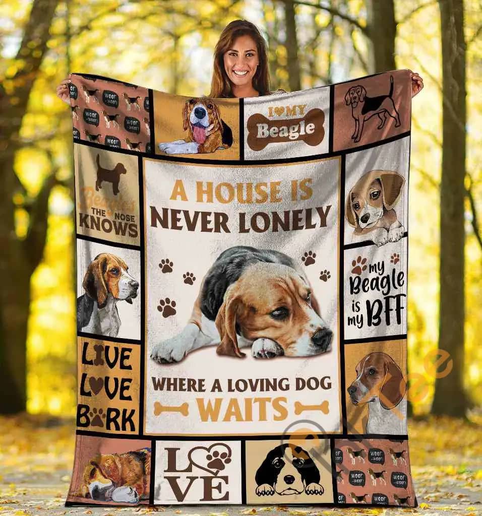 A House Is Never Lonely Where A Loving Dog Waits Beagle Dog Ultra Soft Cozy Plush Fleece Blanket