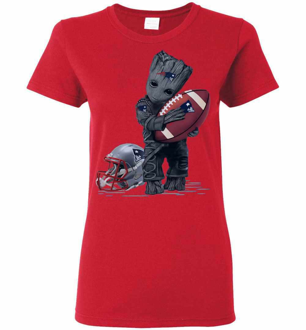 Inktee Store - Baby Groot Hugs New England Patriots Women'S T-Shirt Image