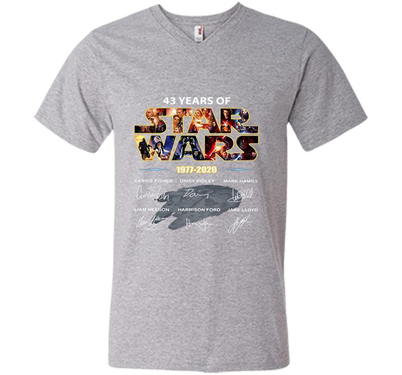 Inktee Store - 43Rd Years Of Star Wars 1977-2020 Carrie Fisher Signature V-Neck T-Shirt Image