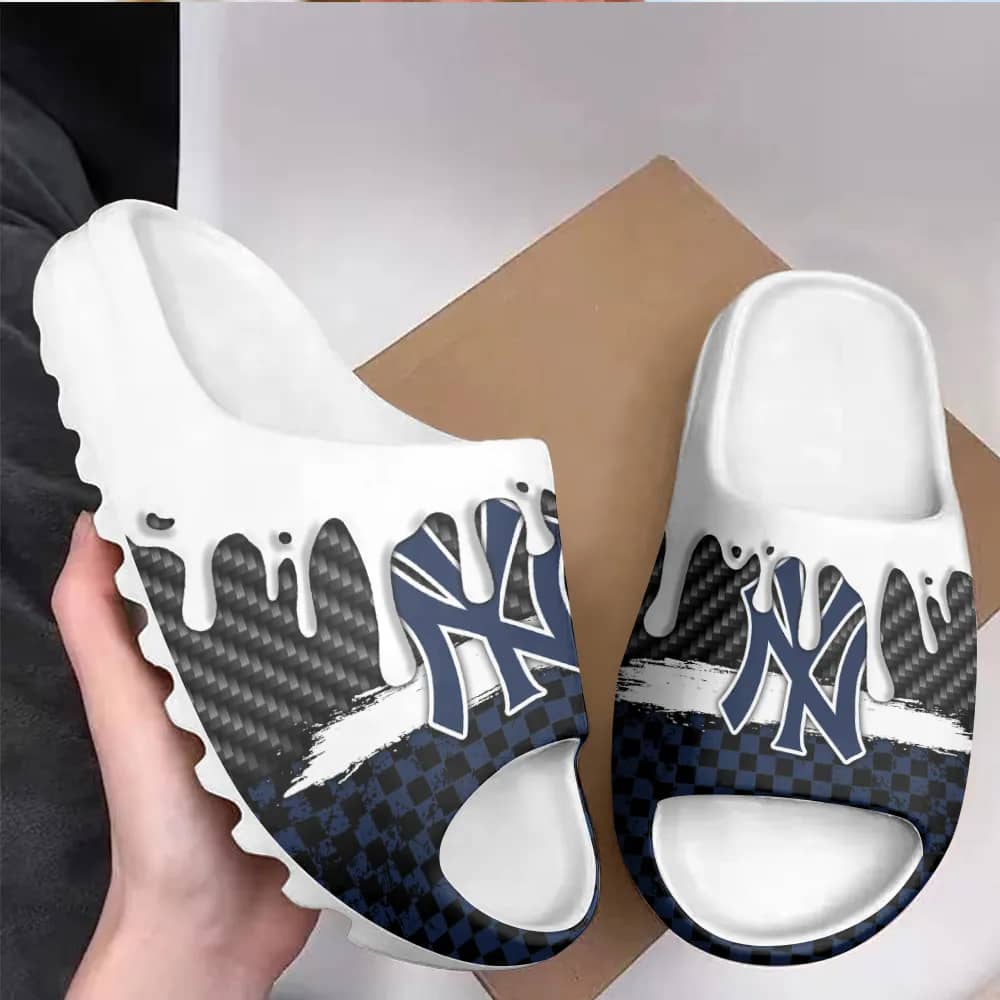 New York Yankees Yeezy Slippers Shoes - Inktee Store